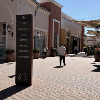 Capital One Café - Coffee & Tea Near Me - Irvine, California