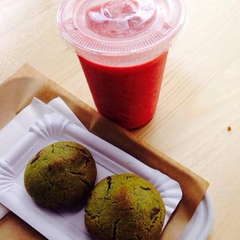 Bob's Bake Shop - Cookie Matcha chocolat noir et smoothie pastèque / fraise et menthe ;) - Desserts Near Me - Paris, 75