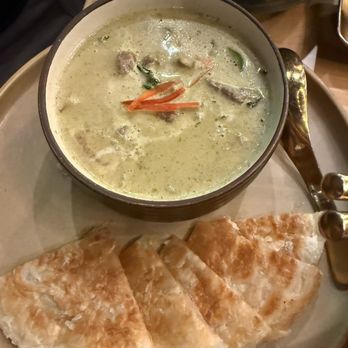 Manaao - "Green Curry Rib-eye with Roti" Gaeng Kiew Wan Neua Roti - Thai Near Me - Tustin, California