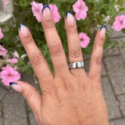 Vivi Nails