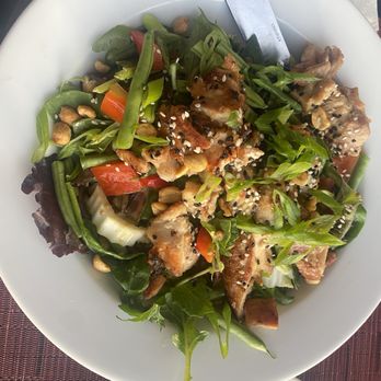 Bonavista Lounge - Asian salad with chicken - Lounges Near Me - Los Angeles, California Bonavista Lounge - Asian salad with chicken - Lounges Near Me - Los Angeles, California