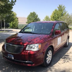 Prosser Wine Excursions and Transportation Services - Enjoy the comfort of a 2013 town and country van, bring yourself and five of your friends!