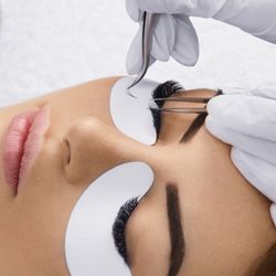 We believe beauty begins with your brows