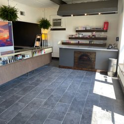 Sol Vapor - Retail Inside