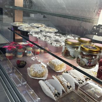 Spirit Made Cakes - Cakes. - Custom Cakes Near Me - Clovis , California Spirit Made Cakes - Cakes. - Custom Cakes Near Me - Clovis , California
