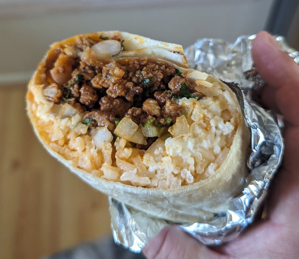 Food from Leslie's Taqueria