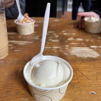 Halo Pub - Egg nog ice cream - Ice Cream & Frozen Yogurt Near Me - Princeton, New Jersey Halo Pub - Egg nog ice cream - Ice Cream & Frozen Yogurt Near Me - Princeton, New Jersey