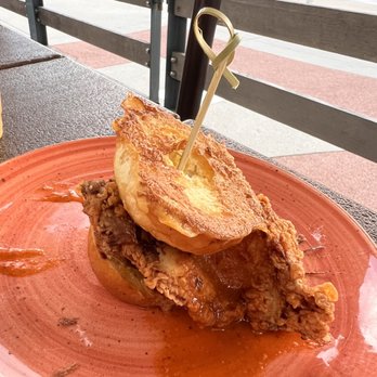 Barrel & Bushel - Bars Near Me - Tysons Corner, Virginia