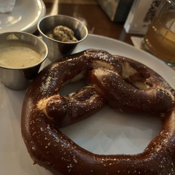 Farm Bar - Lakeview - Bavarian Style Pretzel - Bars Near Me - Chicago, Illinois