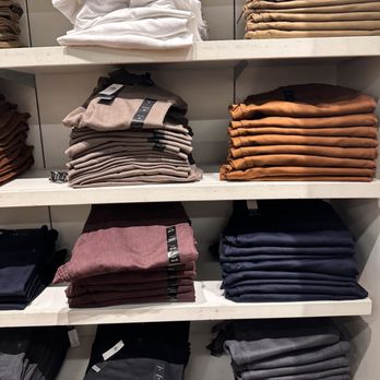 Banana Republic Factory Store - Accessories Near Me - Paramus, New Jersey