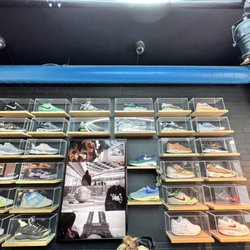 Opium - Shoes on display in a store, but they are not for sale.....