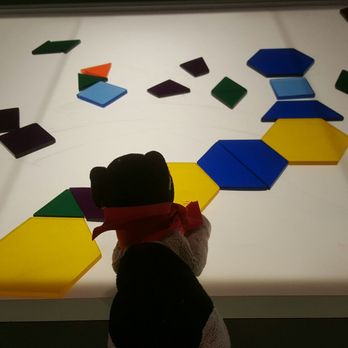 Brooklyn Children's Museum - Light table - Children's Museums Near Me - Brooklyn, New York Brooklyn Children's Museum - Light table - Children's Museums Near Me - Brooklyn, New York