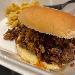 Good News Bbq - Brisket sandwich and bacon mac