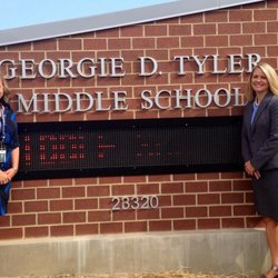 Windsor Middle School - This is the entrence of the new school