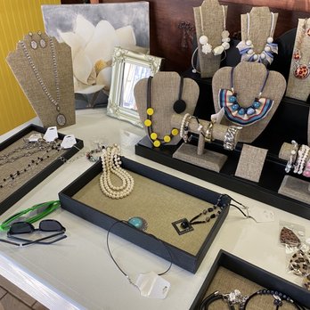GeeGa's  - Used, Vintage & Consignment Near Me - Horse Cave, Kentucky