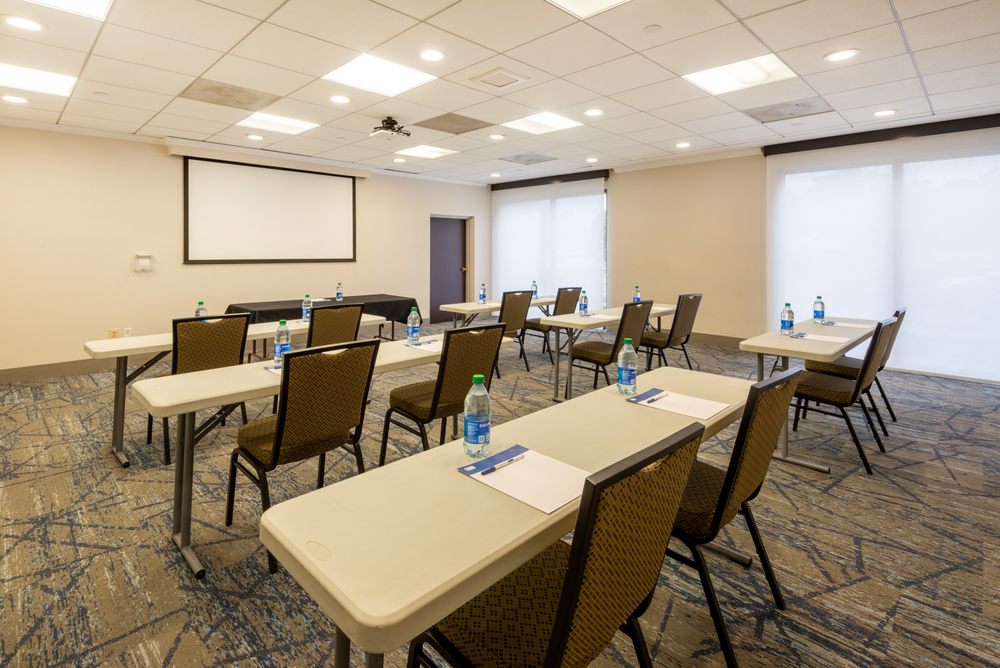 Holiday Inn Express Philadelphia NE - Bensalem