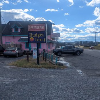 Pink Cadillac Diner - Exterior with Parking - Diners Near Me - Natural Bridge, Virginia Pink Cadillac Diner - Exterior with Parking - Diners Near Me - Natural Bridge, Virginia