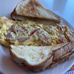 Uncle Joe's Diner - Western Omelette with white toast
