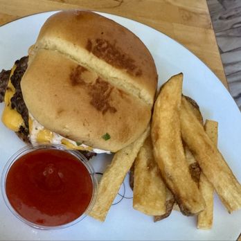 The Noble South - Waygu double cheeseburger - New American Near Me - Mobile, Alabama The Noble South - Waygu double cheeseburger - New American Near Me - Mobile, Alabama