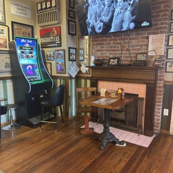 Hauck's Corner - Indoor seating - Bars Near Me - Louisville, Kentucky Hauck's Corner - Indoor seating - Bars Near Me - Louisville, Kentucky