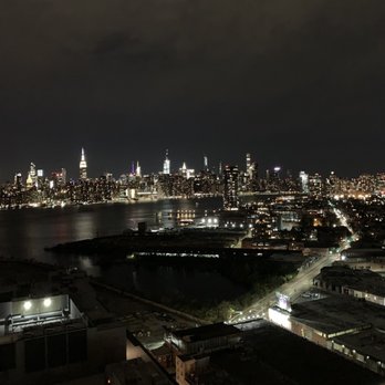Westlight - Manhattan skyline view - Tapas/Small Plates Near Me - Brooklyn, New York
