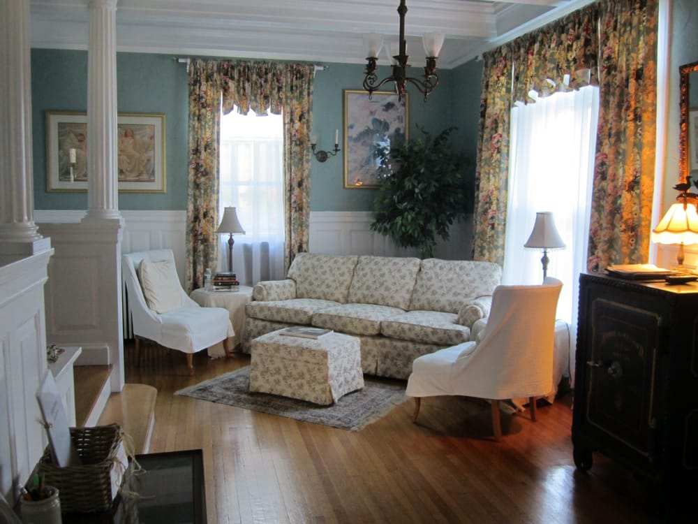 THE JULIETTA HOUSE Updated April 2024 12 Photos 84 Prospect St