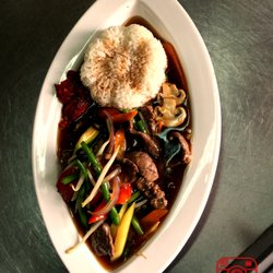 Asia Sushi Food - Rindfleisch mit Gemüse