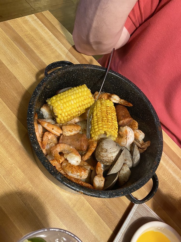 Snapperz Grill & Steam Bar