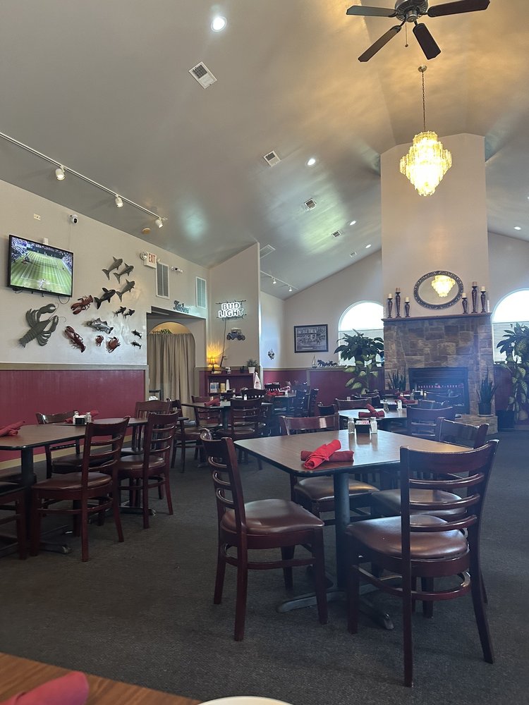 Jen's Steak and Seafood Logo