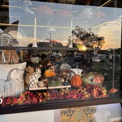 Mae Rose