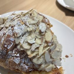 Amberdo Cafe - Almond croissant