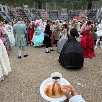 Palace of Versailles - Breakfast in the gardens after party - Museums Near Me - Versailles, 78 Palace of Versailles - Breakfast in the gardens after party - Museums Near Me - Versailles, 78