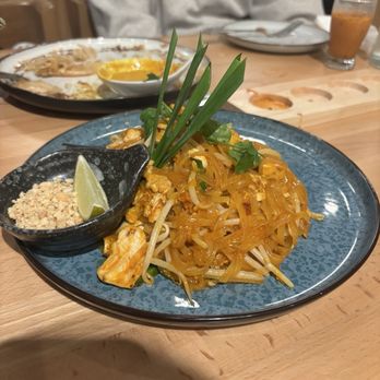 Manon - Pad Thai - Thai Near Me - Fullerton, California Manon - Pad Thai - Thai Near Me - Fullerton, California
