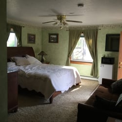 Denali Touch Of Wilderness Bed and Breakfast Inn - Room 6 Downstairs