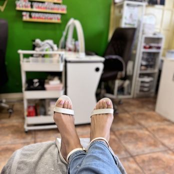 Dina Nail & Spa - Fresh toes - Nail Salons Near Me - Long Beach, California Dina Nail & Spa - Fresh toes - Nail Salons Near Me - Long Beach, California