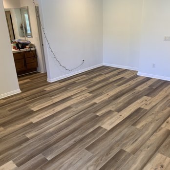 Humberto's Flooring - a hardwood floor in a home - Flooring Near Me Humberto's Flooring - a hardwood floor in a home - Flooring Near Me