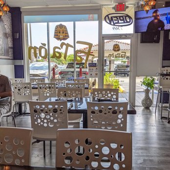 Faraon - Interior is well decorated and clean. - Arabic Near Me - Miami, Florida