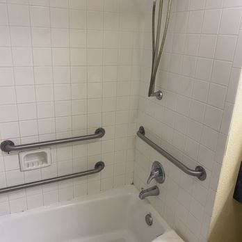Days Inn by Wyndham Donegal - Rm 102, handicap shower. - Hotels Near Me - Donegal, Pennsylvania