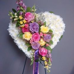 Shooting Star Florist - Closed heart on easel