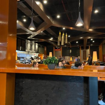 Big Bowl - Dining area - Chinese Near Me - Schaumburg, Illinois