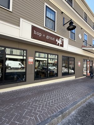 Hop + Grind by null
