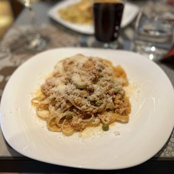 Pasta e Vino - Pork Ragu Pasta - Italian Near Me - Salzburg, 5 Pasta e Vino - Pork Ragu Pasta - Italian Near Me - Salzburg, 5