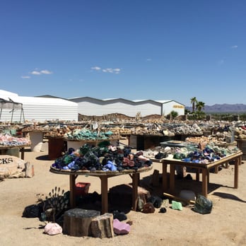 T Rocks - 100F at 11am 9.4.14 - they're out there, but arrive early and bring an umbrella - Arts & Crafts Near Me - Quartzsite, Arizona T Rocks - 100F at 11am 9.4.14 - they're out there, but arrive early and bring an umbrella - Arts & Crafts Near Me - Quartzsite, Arizona