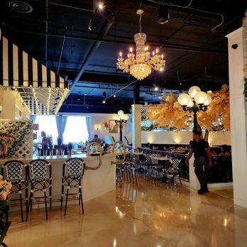 Clink - Main entrance - Desserts Near Me - Salem, Oregon