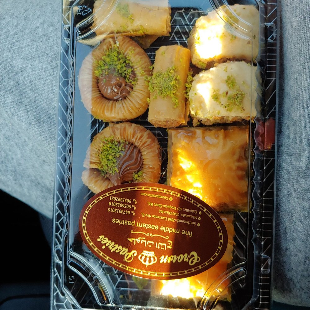 CROWN PASTRIES Updated June 2024 407 Iroquois Shore Road, Oakville