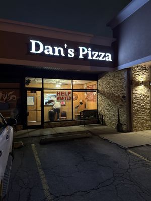 Dan's Pizza by null