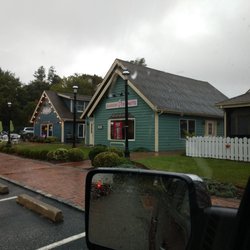 Dunkin' - Cottage style building, fits in neighborhood