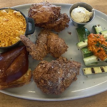 The Monroe - Bread Roll, Fried Chicken, Mac and Cheese, and Zucchini - New American Near Me - Orlando, Florida The Monroe - Bread Roll, Fried Chicken, Mac and Cheese, and Zucchini - New American Near Me - Orlando, Florida