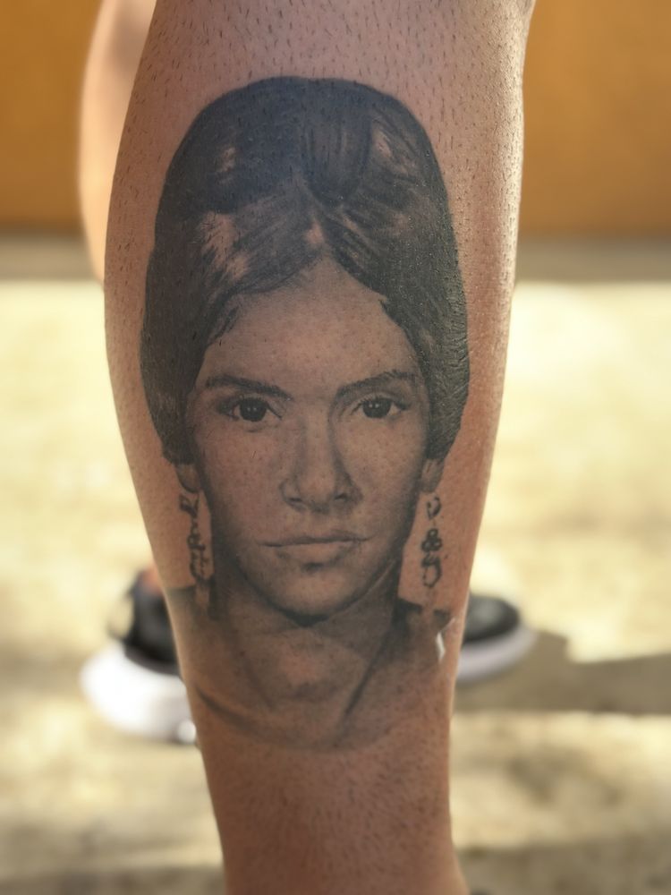 CHOLO PIERCES AND TATTOO STUDIO - Updated January 2026 - 12 Photos & 28 ...