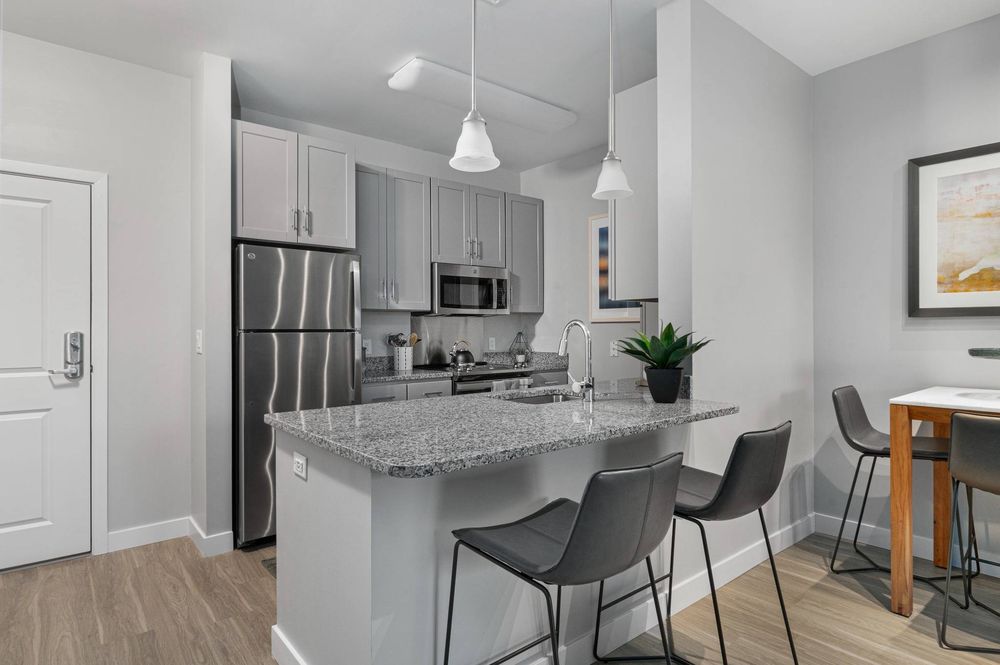 TRADERS ROW Updated August 2024 47 Photos 45 Traders Way, Salem